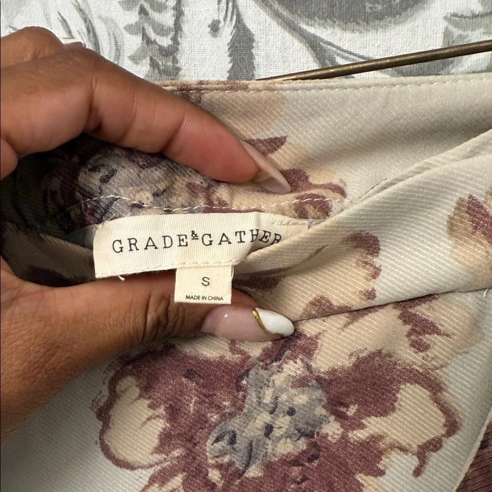Chic Asymmetrical Floral Skirt - Cream and Brown - Picture 2 of 10